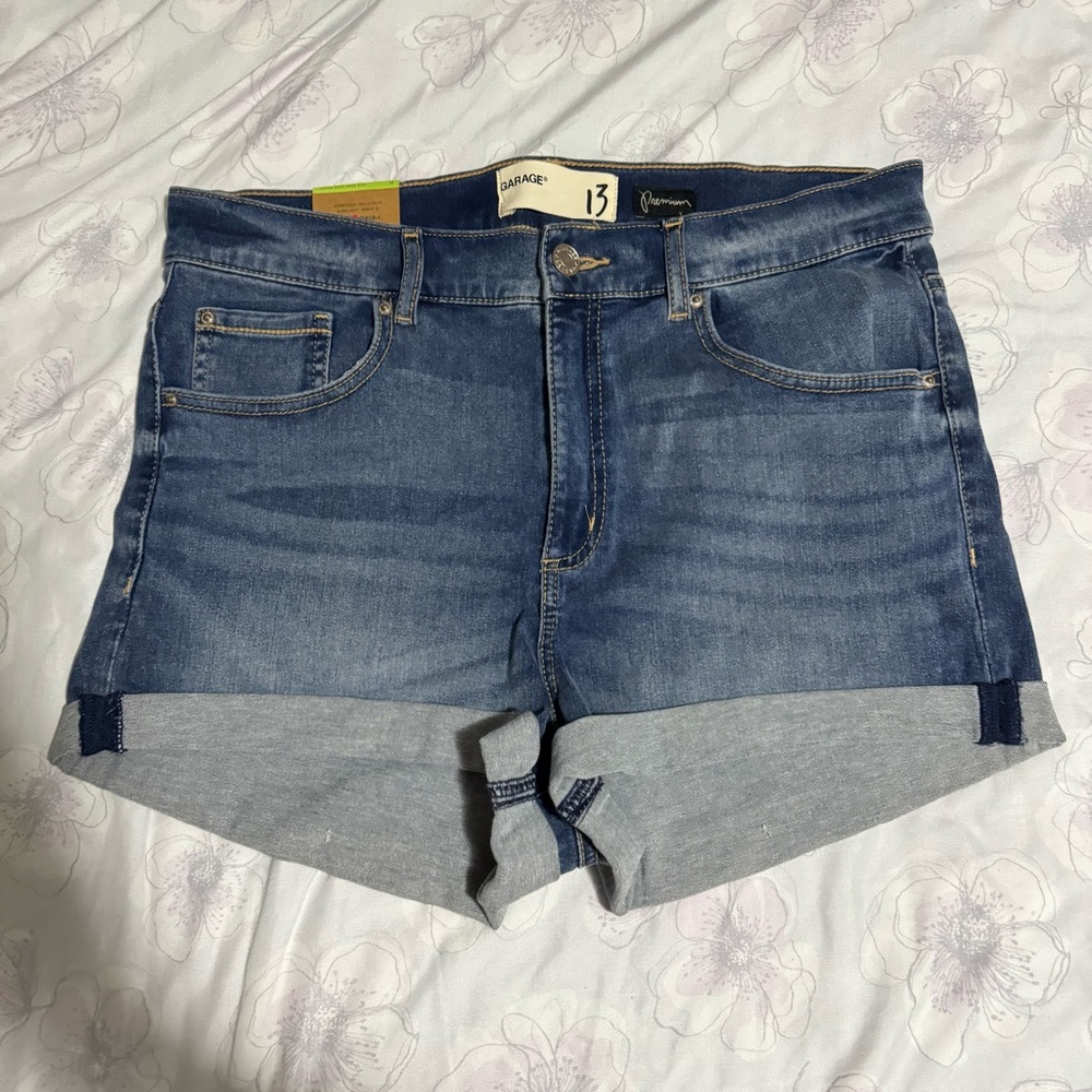 Garage Super Soft High Rise Short NWT
